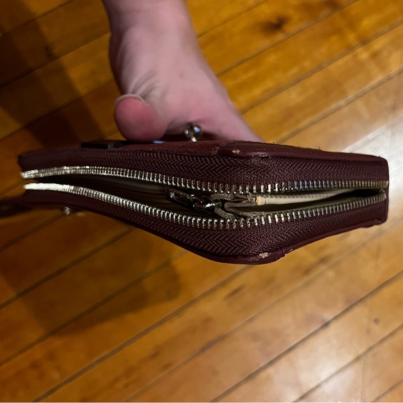 Guess | Faux-Suede And Leather Kingsley Clutch - Picture 9 of 15